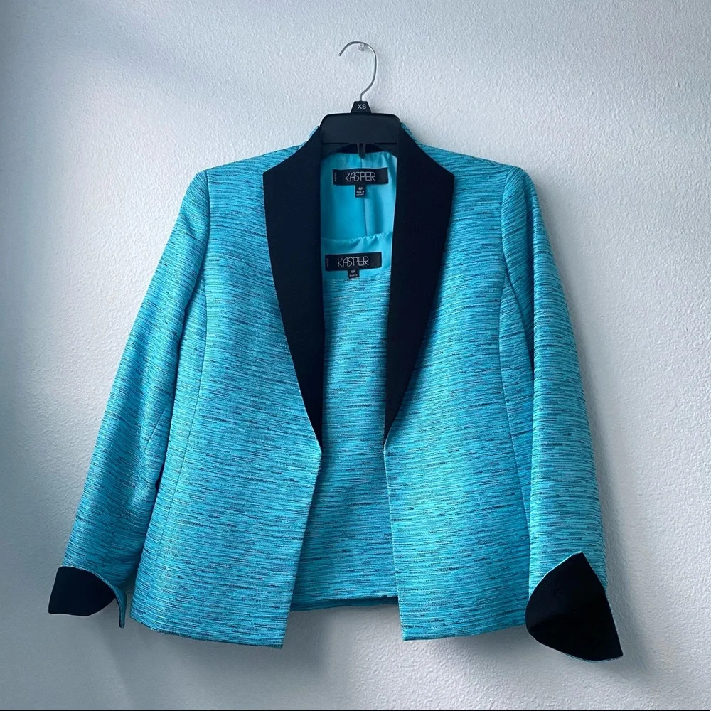 008. 2 piece set - Blazer and Matching Tank Top